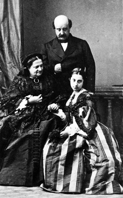 María Cristina, Reina Regente de España con su esposo Agustín Fernando Muñoz y una de sus hijas, c.1860 de European Photographer